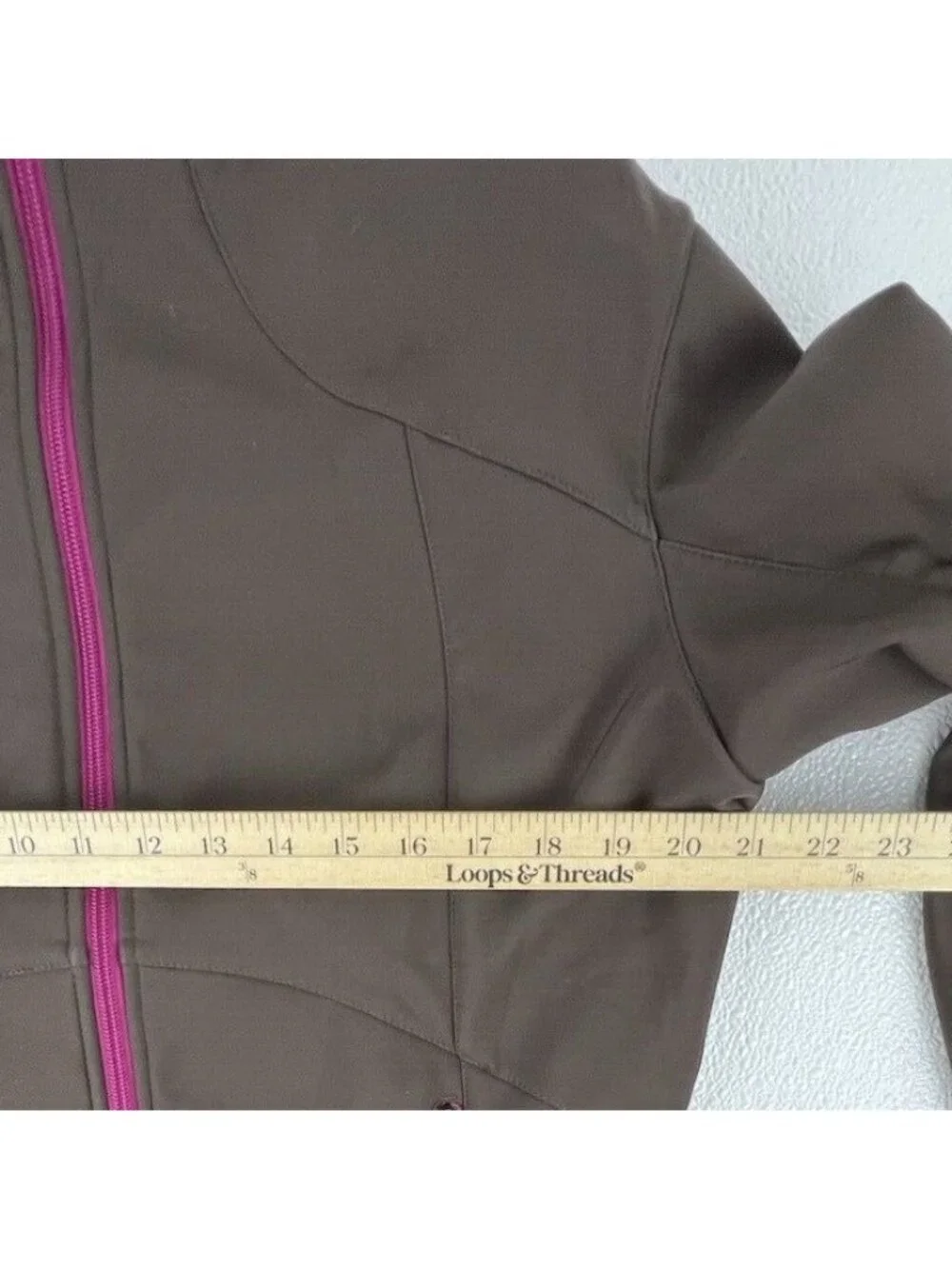 Womens XL Nike Brown Softshell Jacket With Pink Accents Full Zip Fleece-Lined